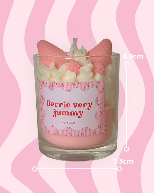 Vela cupcake berries